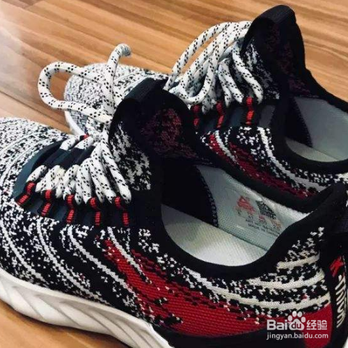 匹克态极2.0鞋带旋钮怎么用