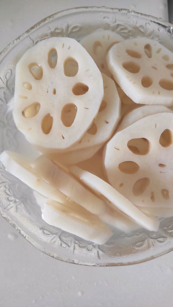 凉拌麻辣红油藕片