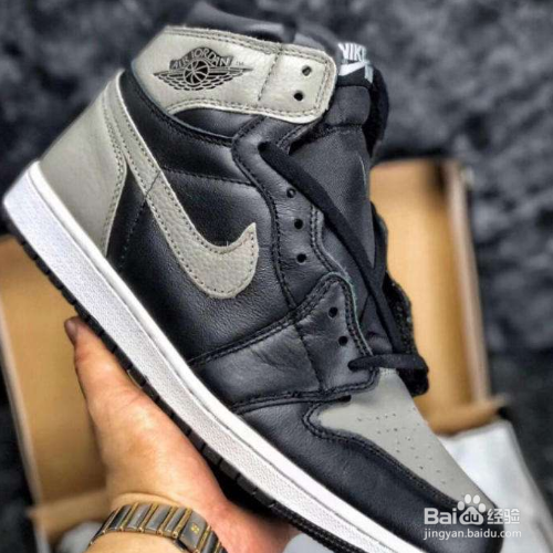 影子灰鞋带怎么系