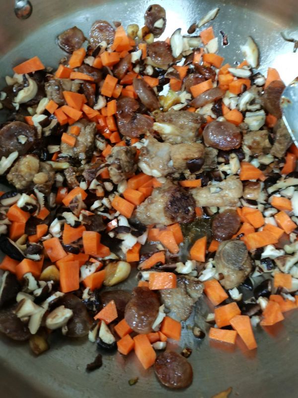 鲜香排骨糯米饭