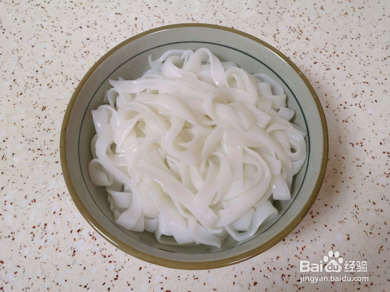 骨汤河粉的做法