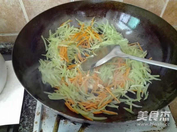 清炒胡萝卜莴笋丝