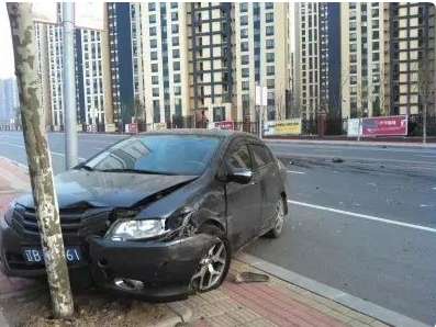 交通事故移动现场了还可以报保险吗