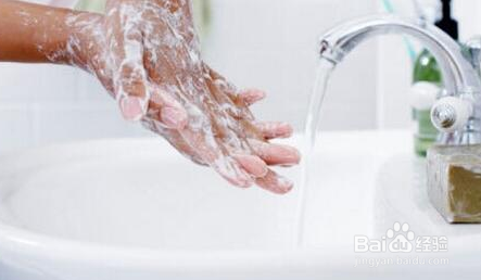 病毒性感冒症状有哪些？如何治疗？