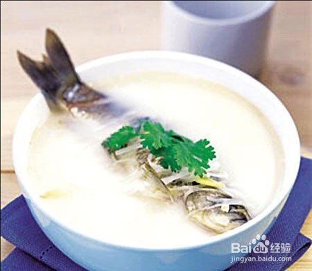 教你怎么简便做奶白色鲫鱼汤
