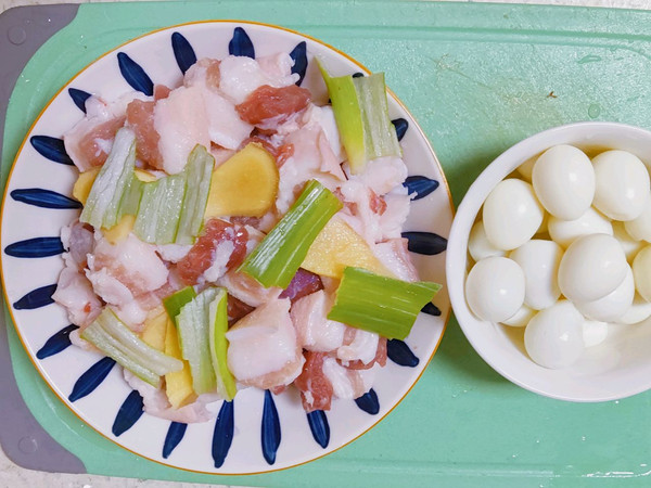 红烧肉炖鹌鹑蛋