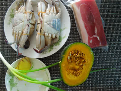 南瓜咸肉蒸白蟹