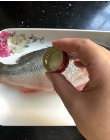 鲈鱼清蒸做法