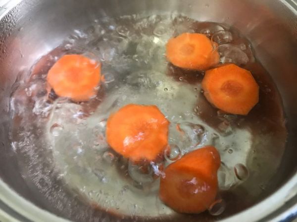 胡萝卜牛奶汤#柏翠辅食节-营养佐餐#