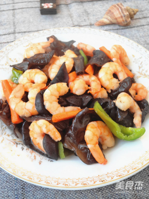 木耳炒虾仁的做法