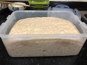 怎么做美味的萨拉米香肠披萨