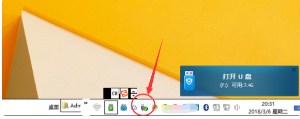 移动硬盘灯亮但电脑里找不到怎么办