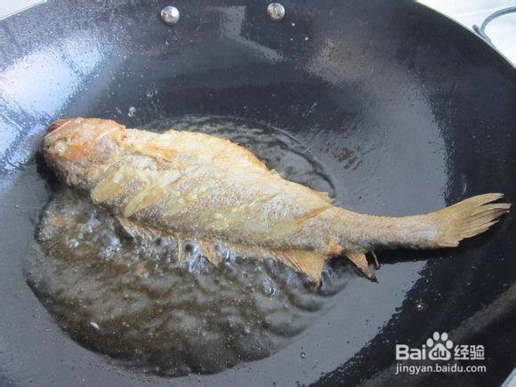 羊肉焖黄花鱼做法