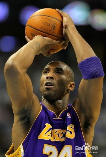 如何练就标准的投篮姿势？