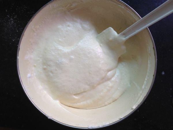 彩珠戚风蛋糕卷