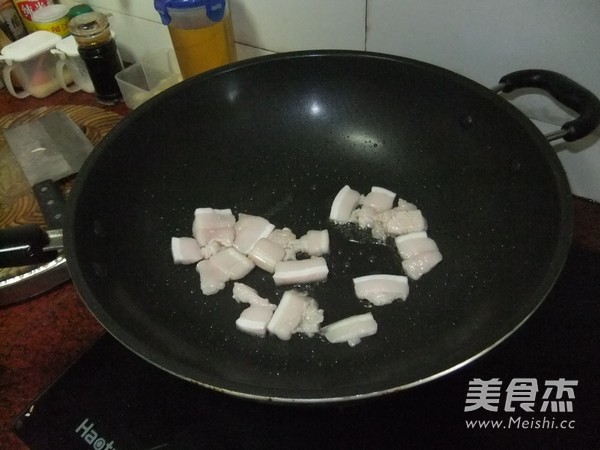 五花肉焖豆腐