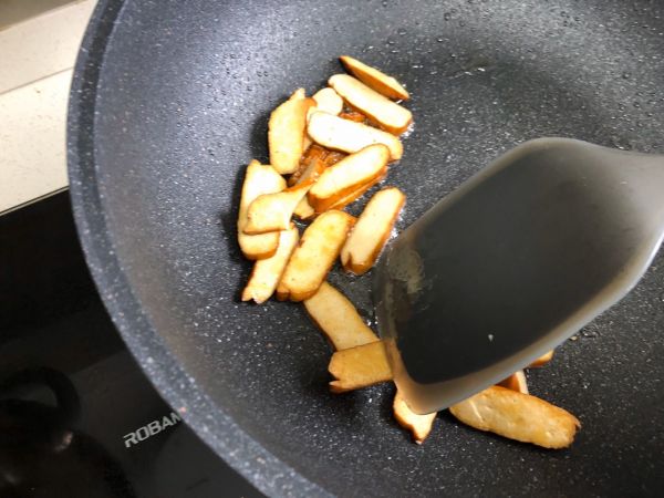 青蒜香干炒五花肉