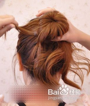 详细发型图片教你扎韩式丸子头