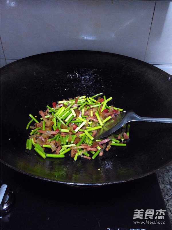 蒜薹炒腊肉的做法