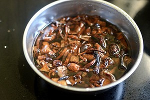 小鸡炖蘑菇怎么炖