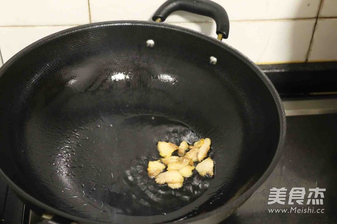 营养丰富又简单的菌菇煲