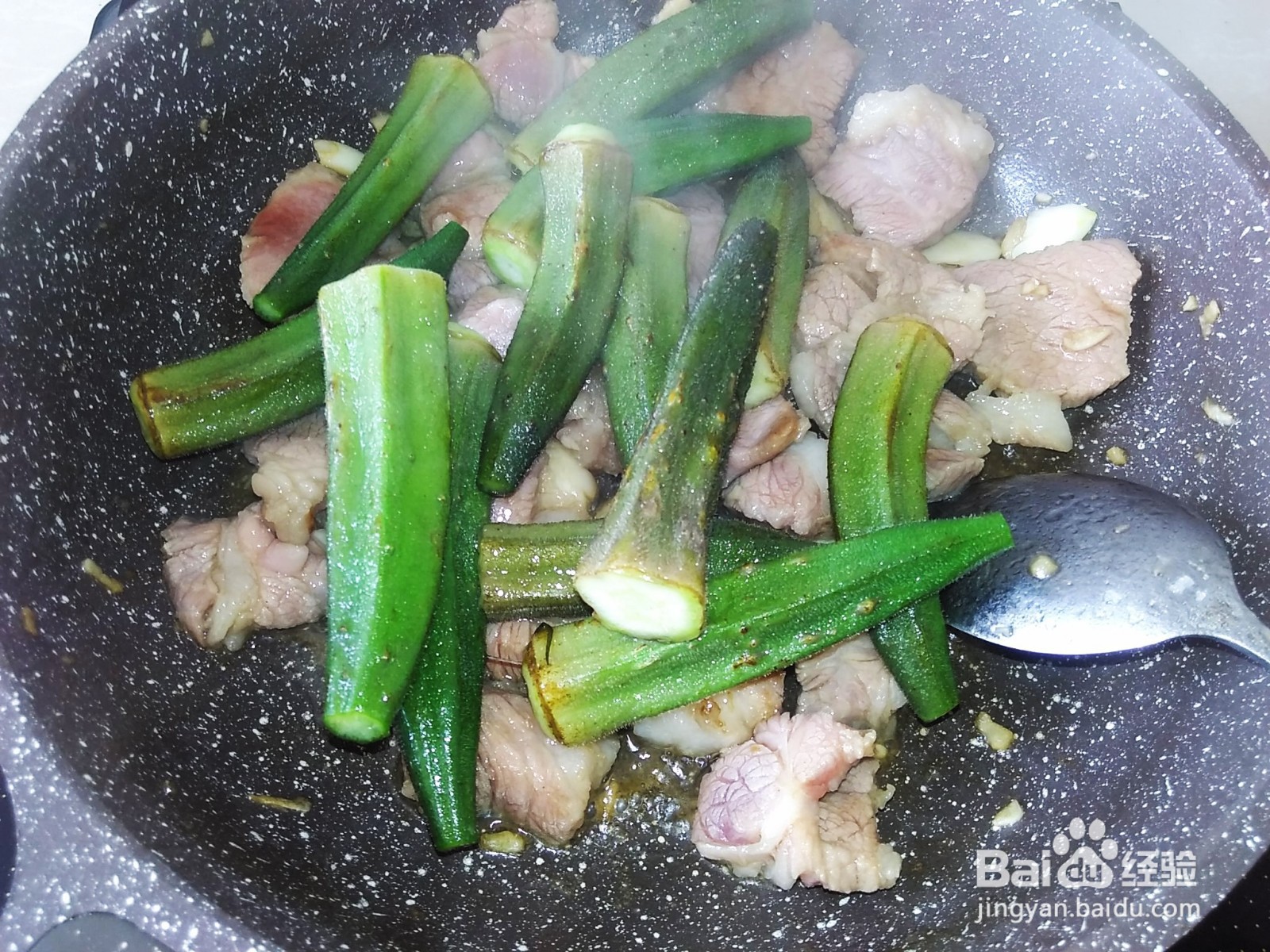 秋葵炒肉片的家常做法
