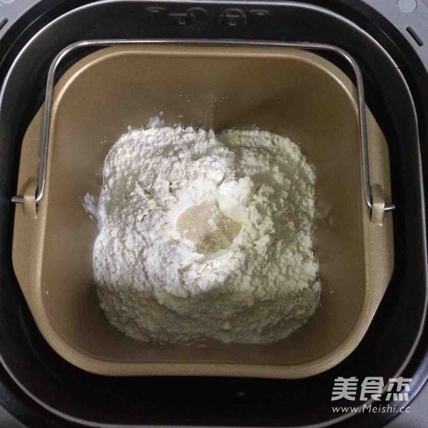 肉松香肠面包