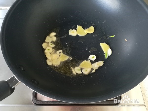油豆腐炖白菜的做法
