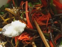 怎么做凉拌海带丝--夏季凉拌菜凉拌海带丝的做法
