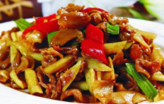 在家中如何做出好吃美味的剁辣椒炒鸡胗！