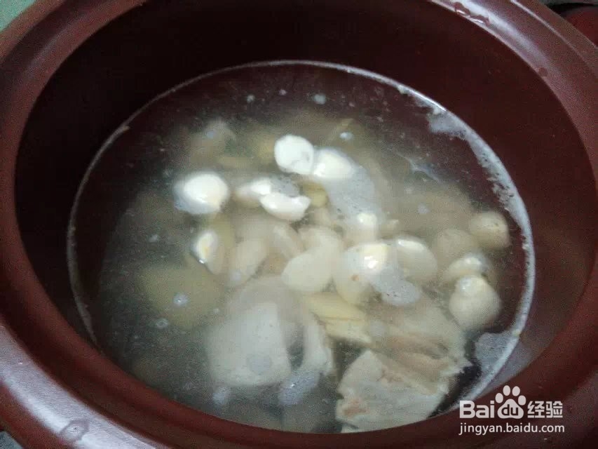 家常排骨炖莲藕