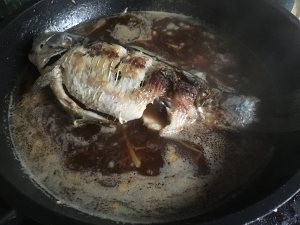 红烧鲫鱼的做法