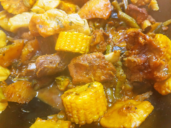 东北铁锅炖排骨