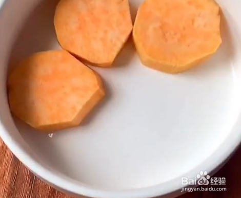红薯粉蒸肉的做法