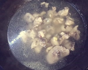 如何制作黄焖鸡米饭