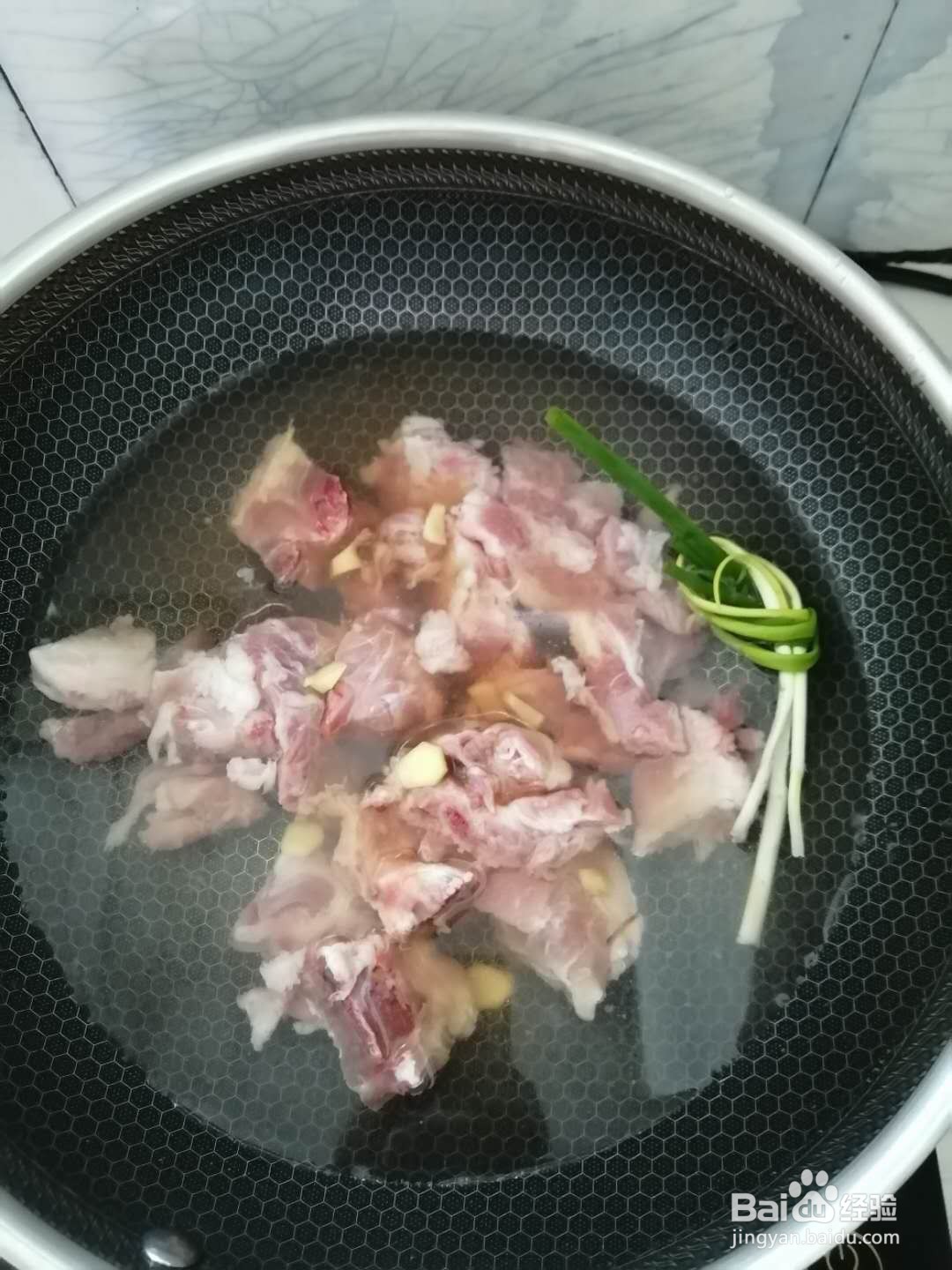 怎么做胡萝卜玉米排骨汤