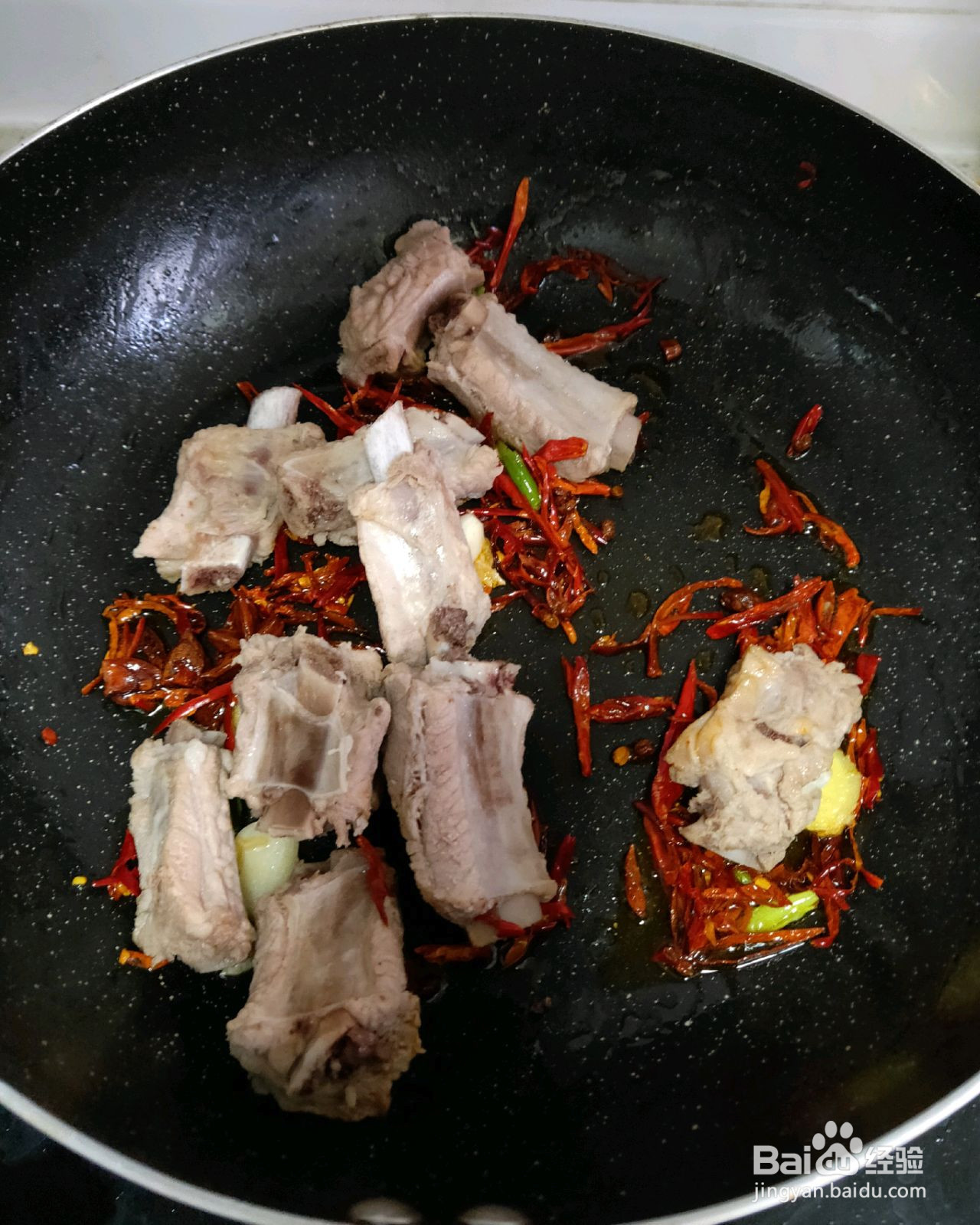 辣炒排骨的做法