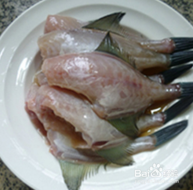 剁椒蒸小扒皮鱼