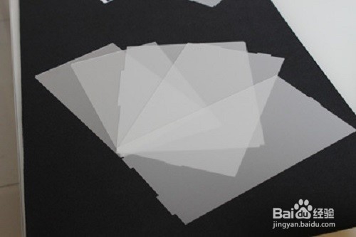 手机是靠什么发出柔和均匀的光的