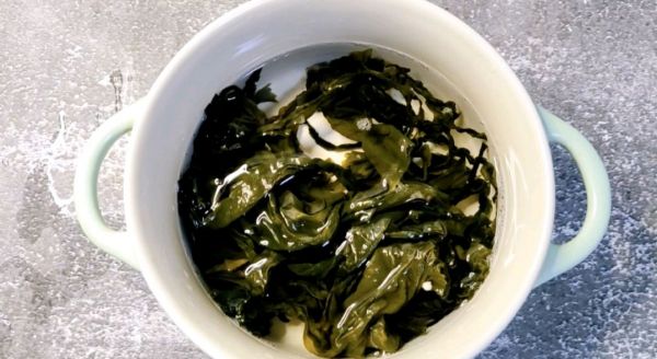 裙带菜虾滑豆腐汤