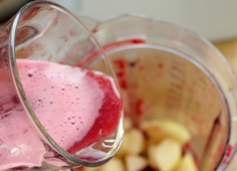 石榴雪梨思慕雪的制作方法