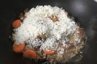 小鸡蘑菇焖饭的做法