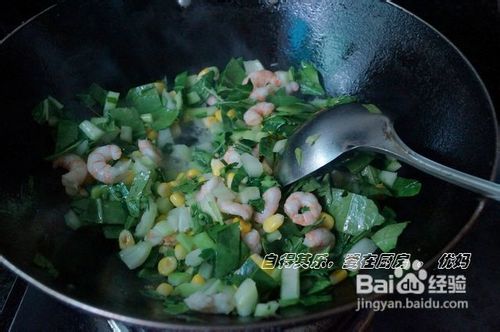 腾空肚子为了过年做准备——虾仁炒饭