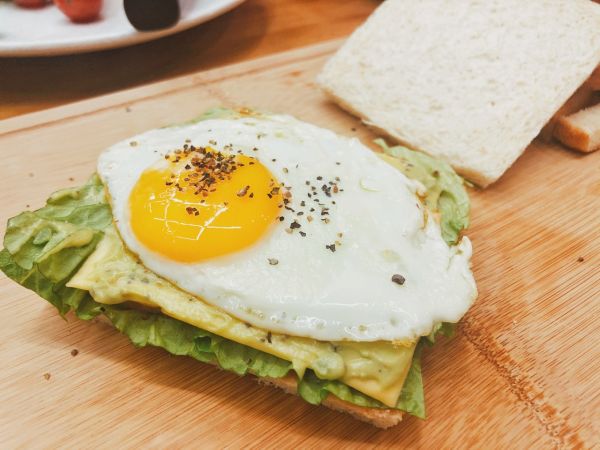 牛油果酱三明治