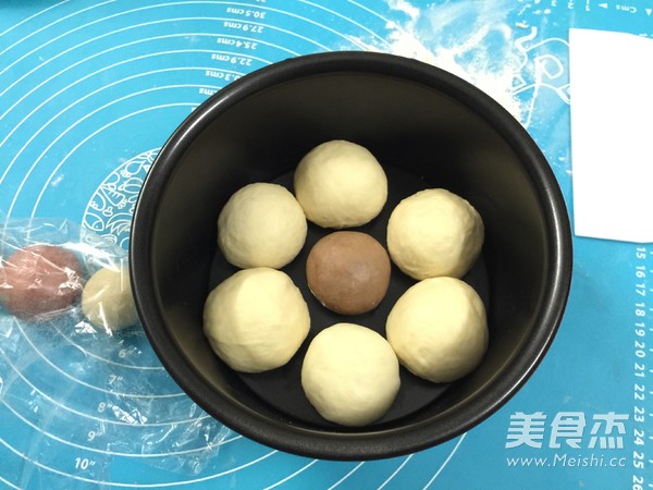 花环与熊熊面包