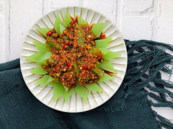 夏日美食黄瓜凉粉