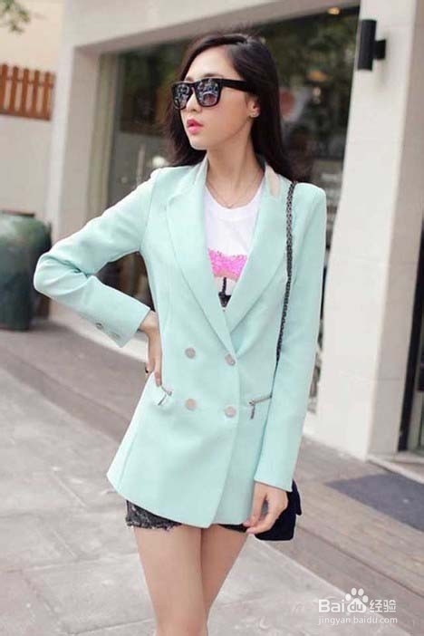 时尚修身西服 给你女强人般的气势