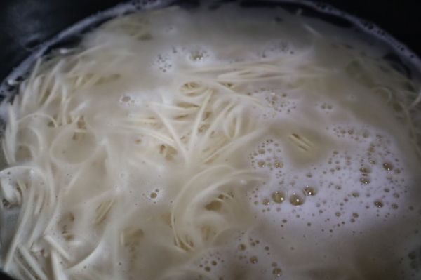 鸡蛋黄瓜打卤面