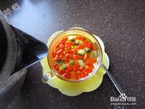 神奇护眼饮料菊杞蜂蜜茶