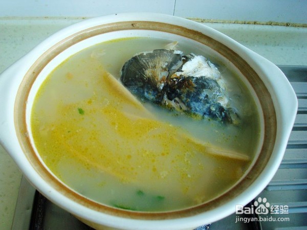 鱼头苕粉煲的制作方法